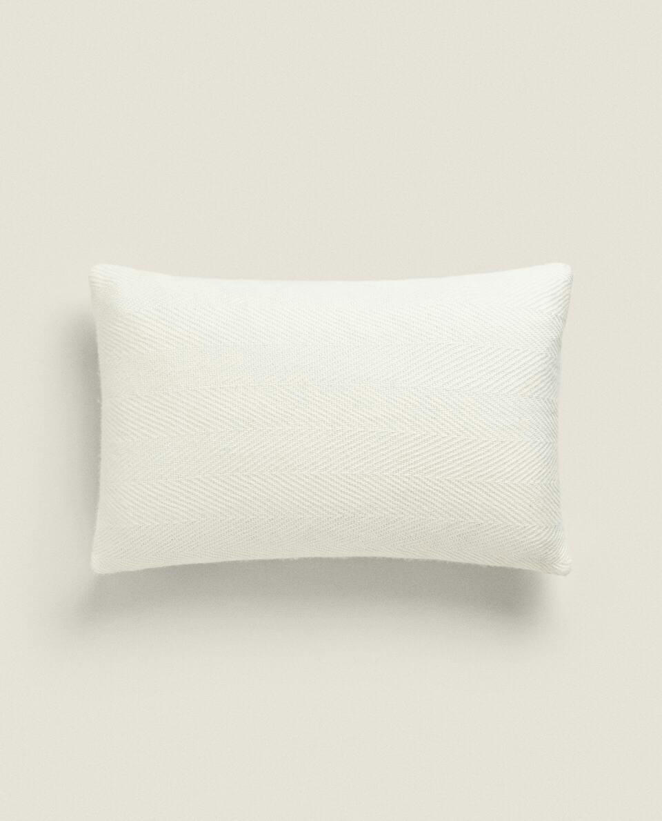 BBATTE MERINO WOOL AND SILK CUSHION