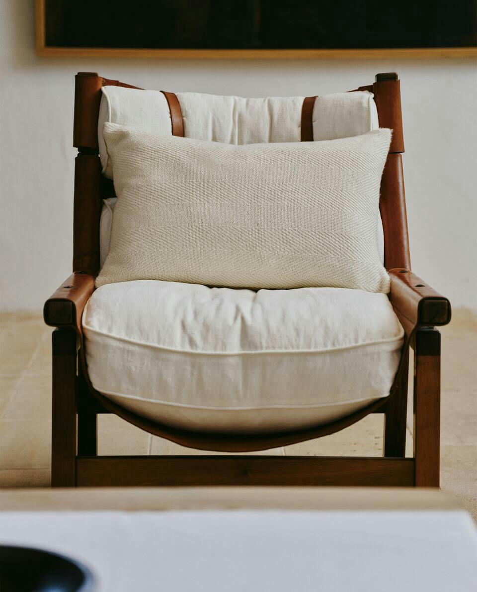 BBATTE MERINO WOOL AND SILK CUSHION