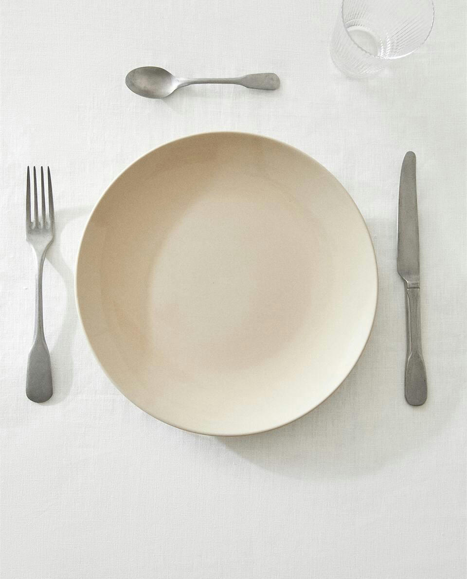 STONEWARE TABLEWARE