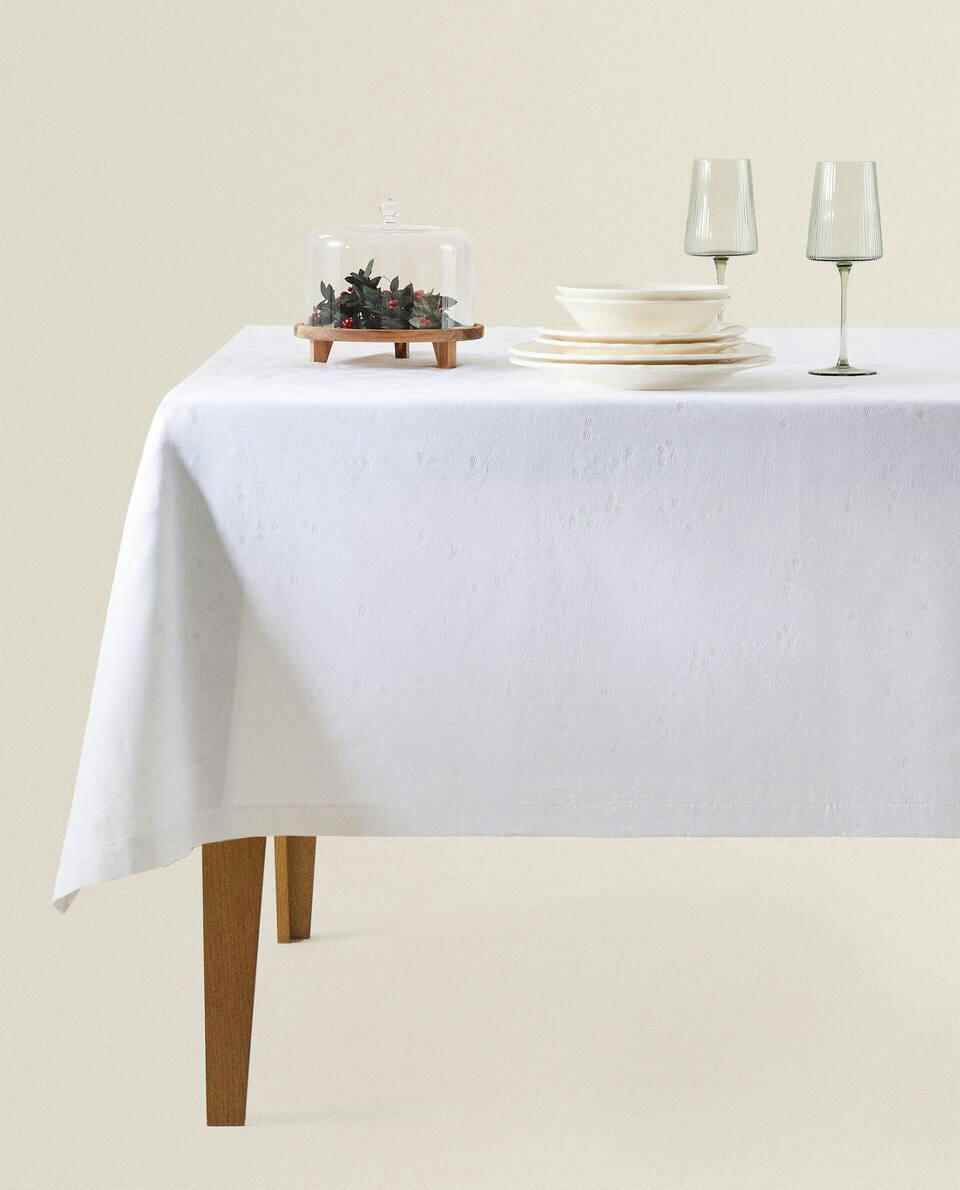 CHRISTMAS GLITTERY FLORAL JACQUARD TABLECLOTH