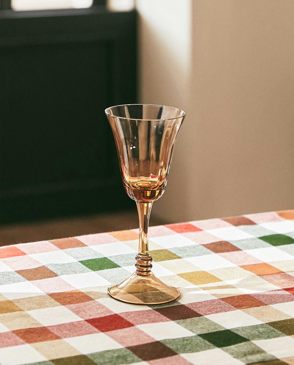 GLASS WITH BASE