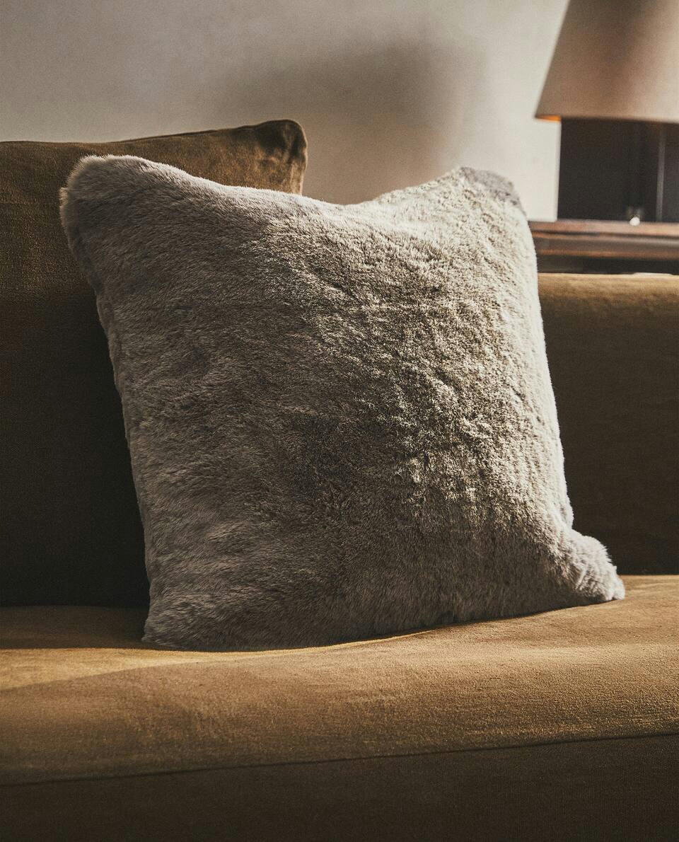 FUR CUSHION COVER