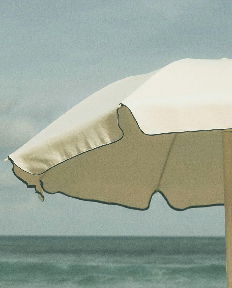 PLAIN BEACH UMBRELLA (? 160CM)