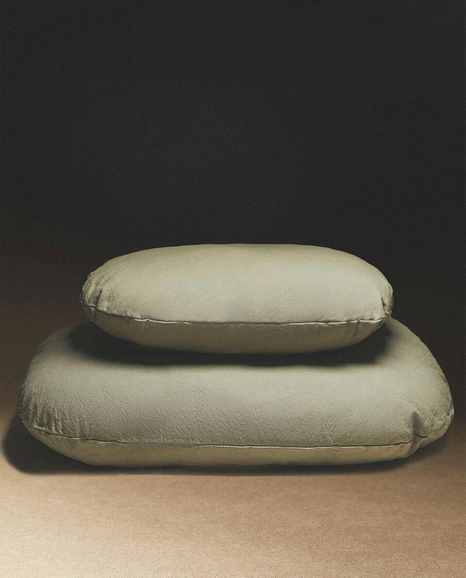 OVAL PET CUSHION