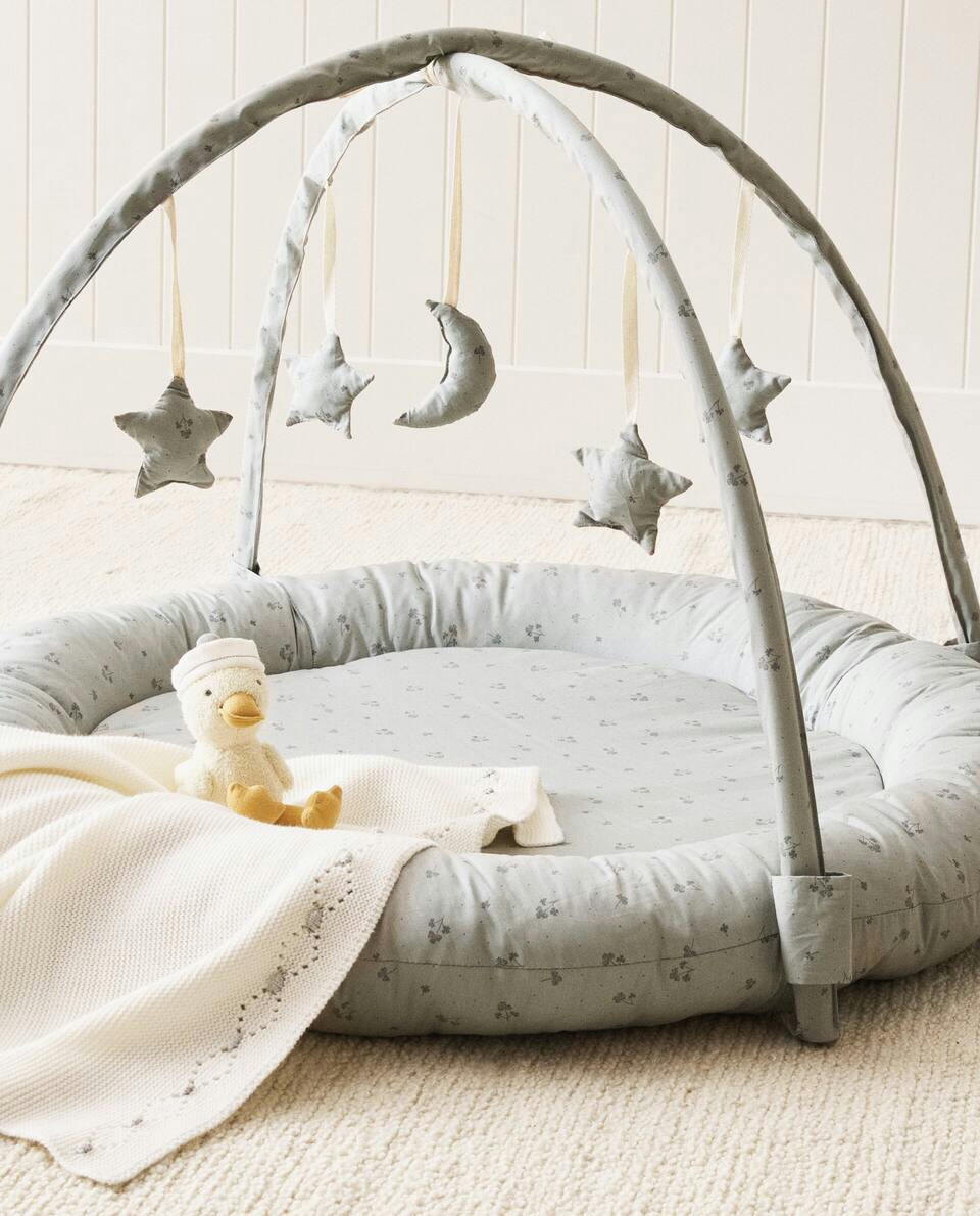 CHILDRENS CLOVER AND STARS GYM
