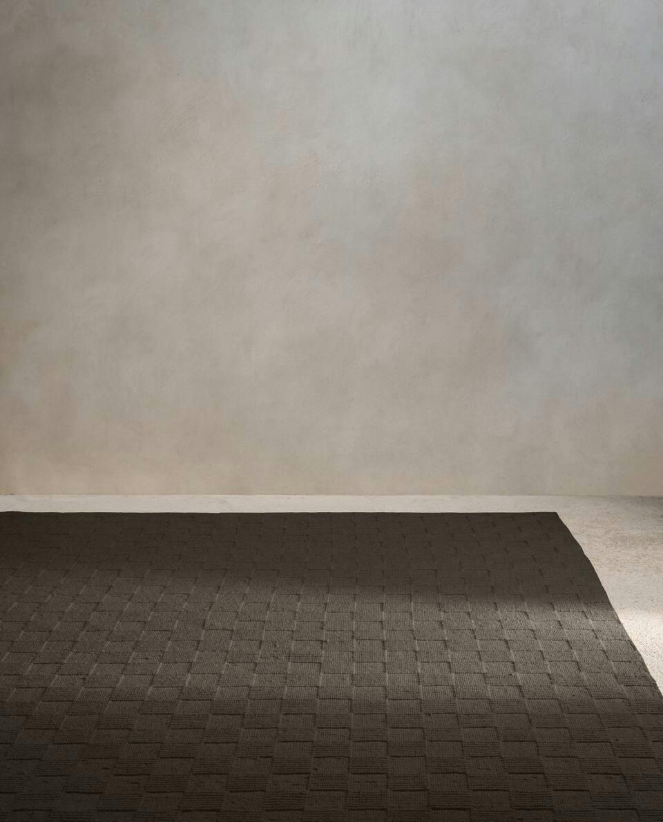 RUG 01
