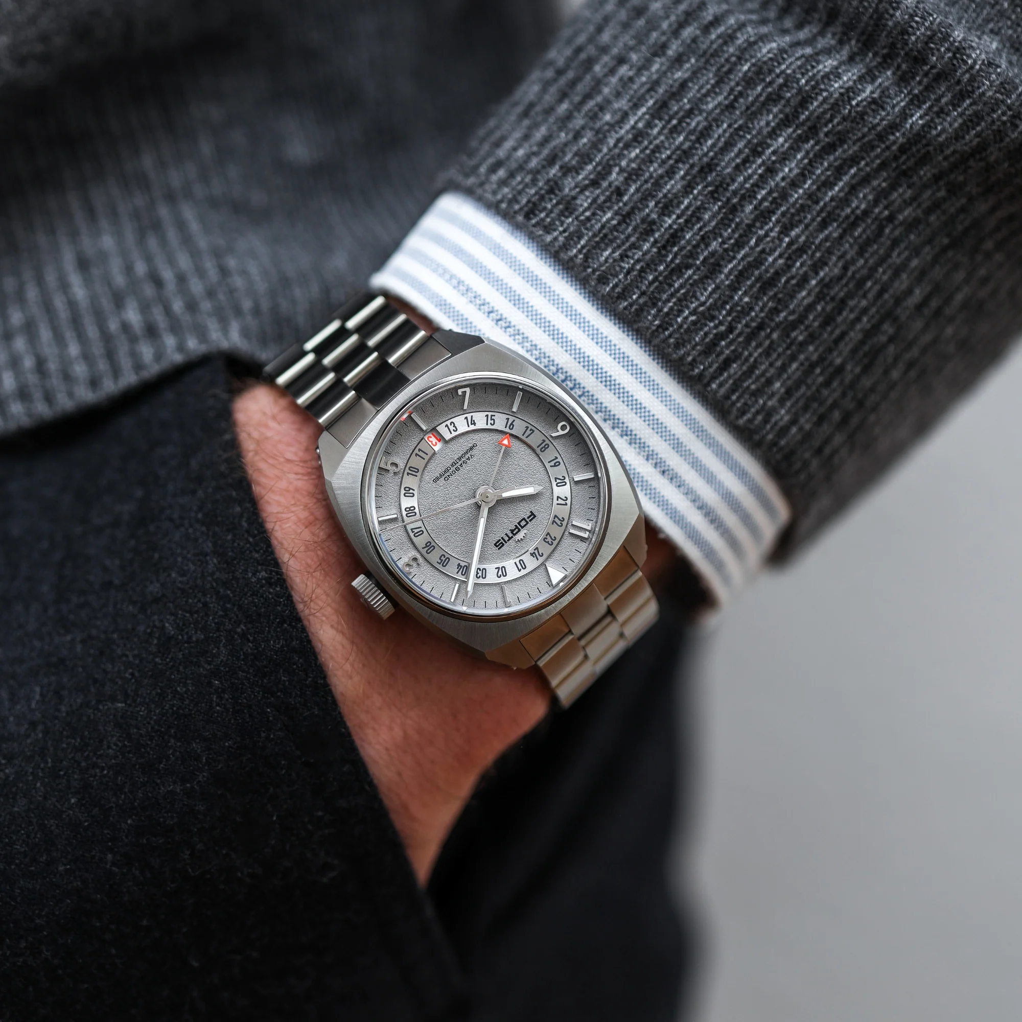 Zegarek Fortis Vagabond V-40 Stormy COSC - F6660000