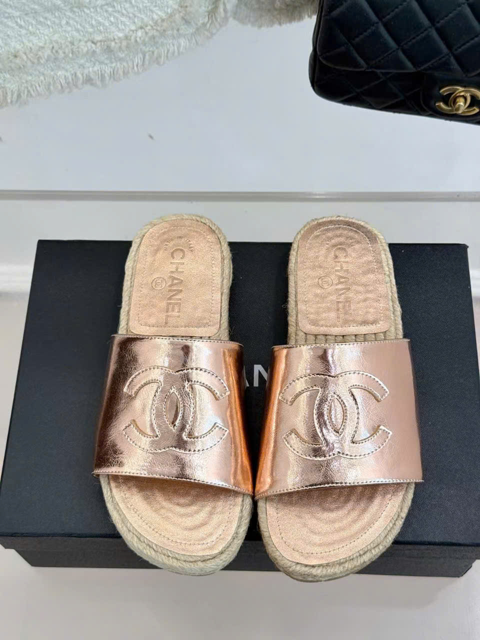 (1:1 replica) Chanel C Logo Women s Slides