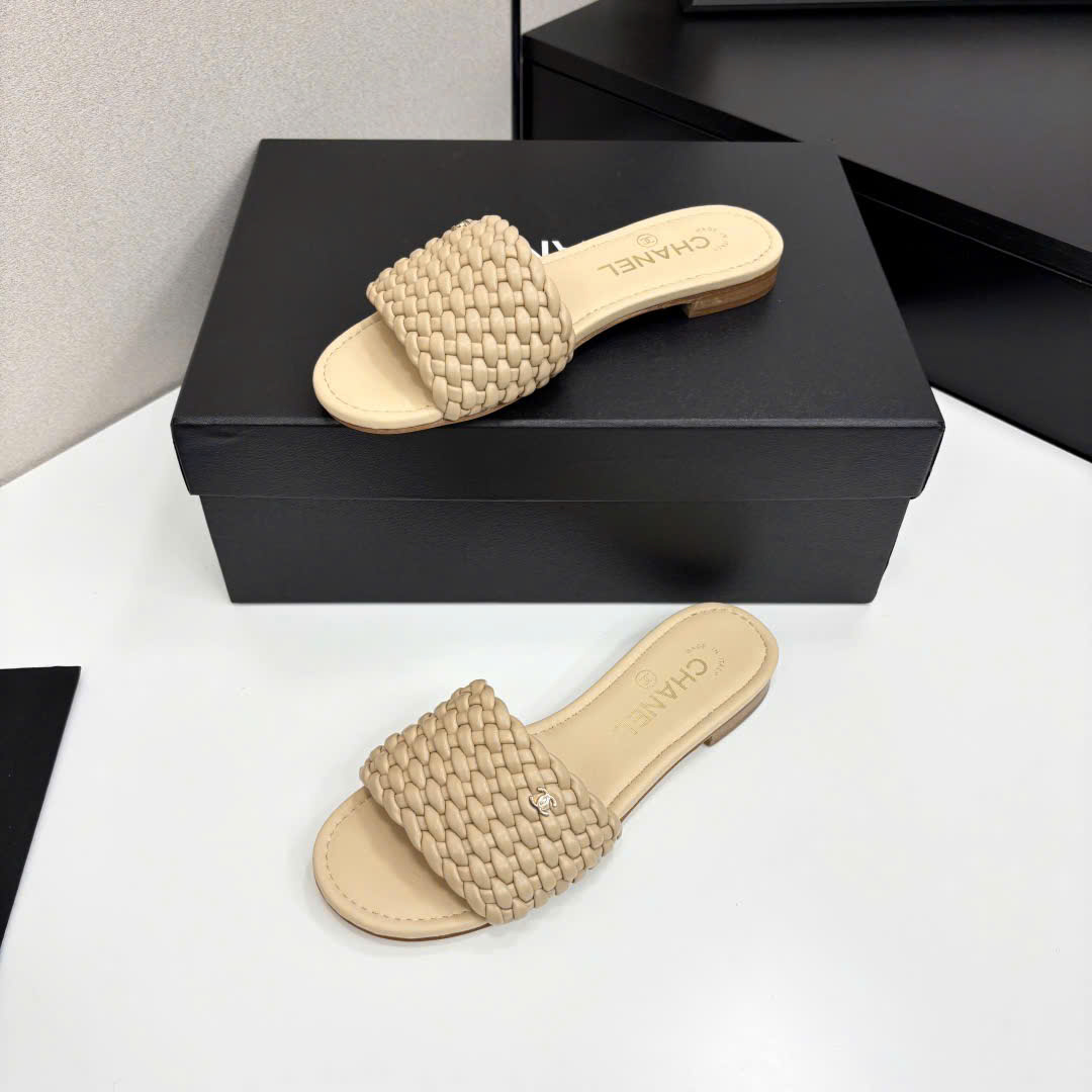 (1:1 replica) Chanel C Logo Women s Slide Sandals