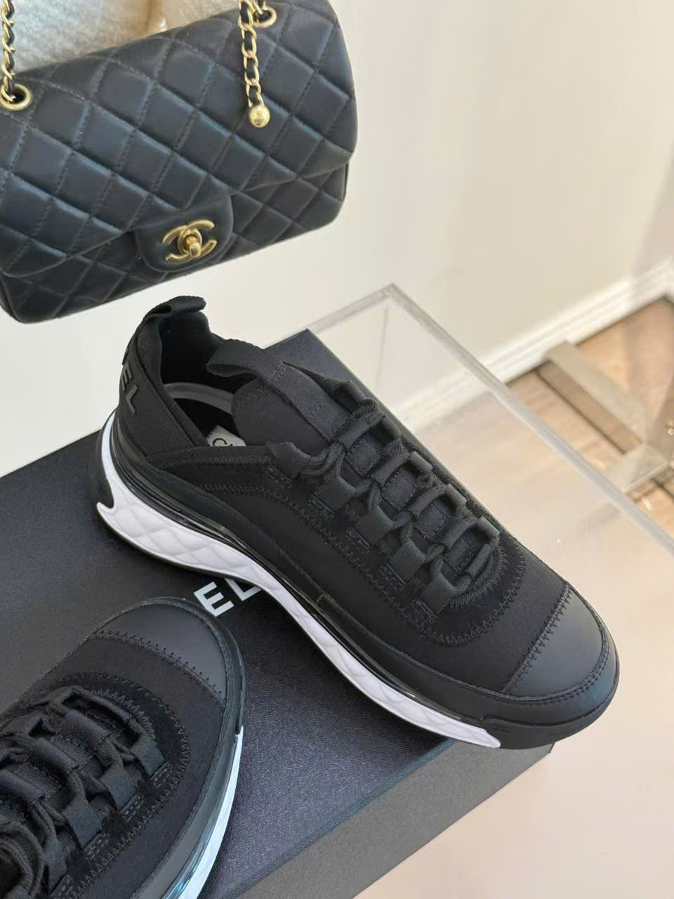 (1:1 replica) Chanel Sneaker C Logo Unisex Shoes