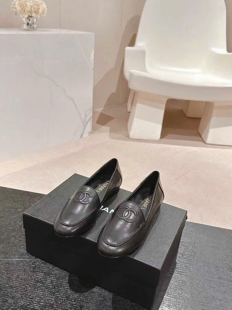 (1:1 replica) Chanel C Logo Moka Shoes