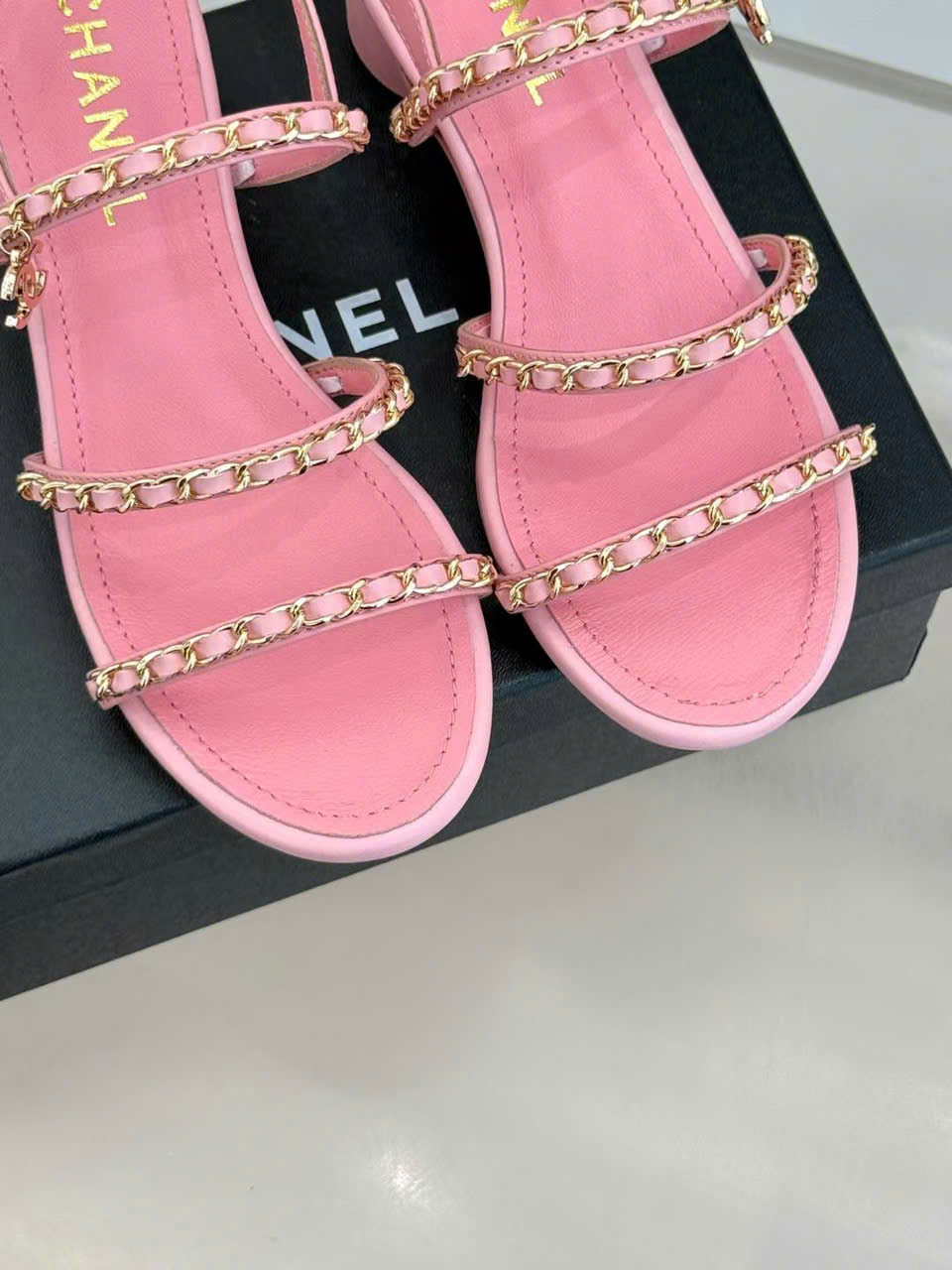 (1:1 replica) Chanel Leather Women s Sandals