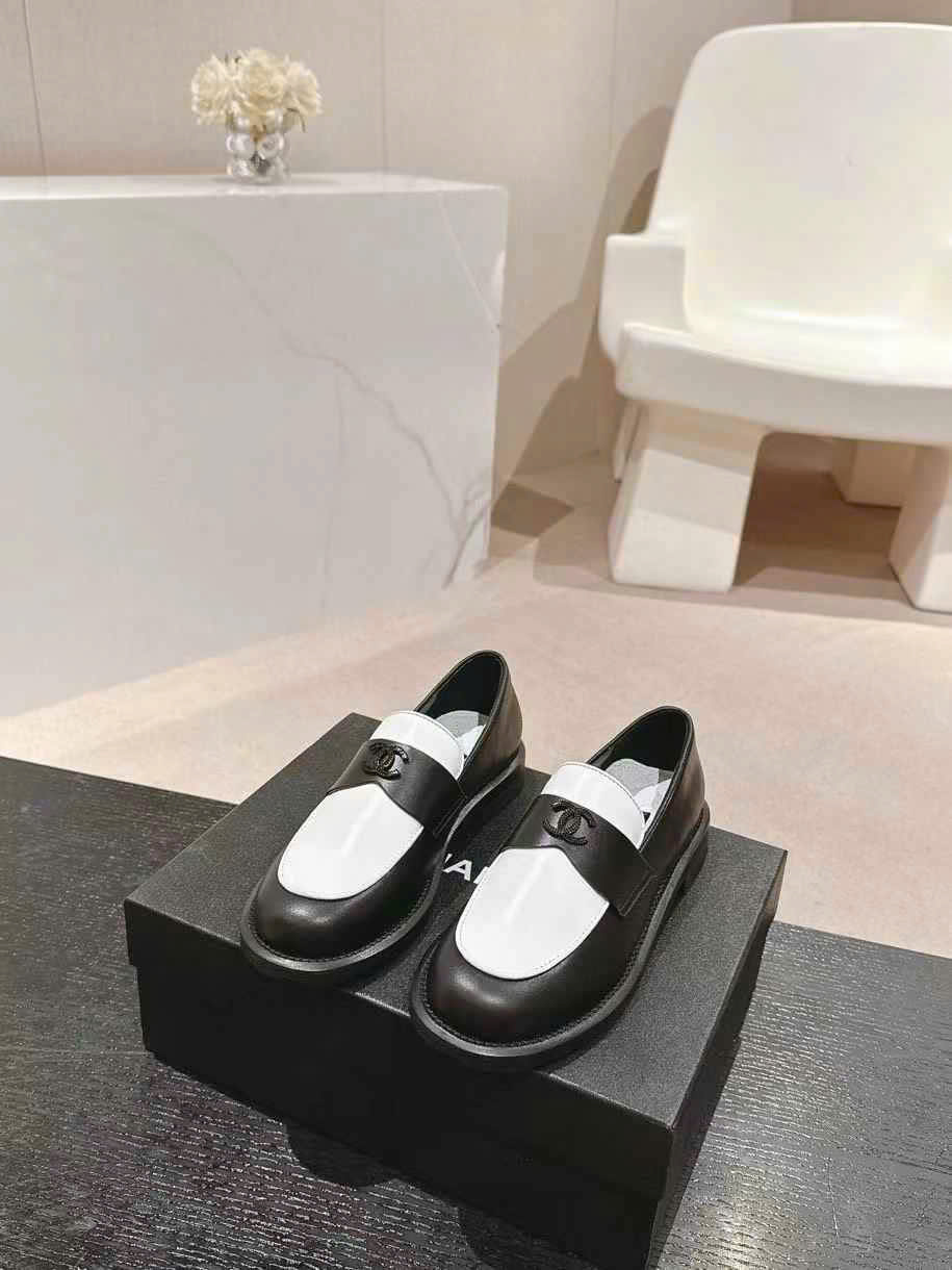 (1:1 replica) Chanel C Logo Loafers Shoes