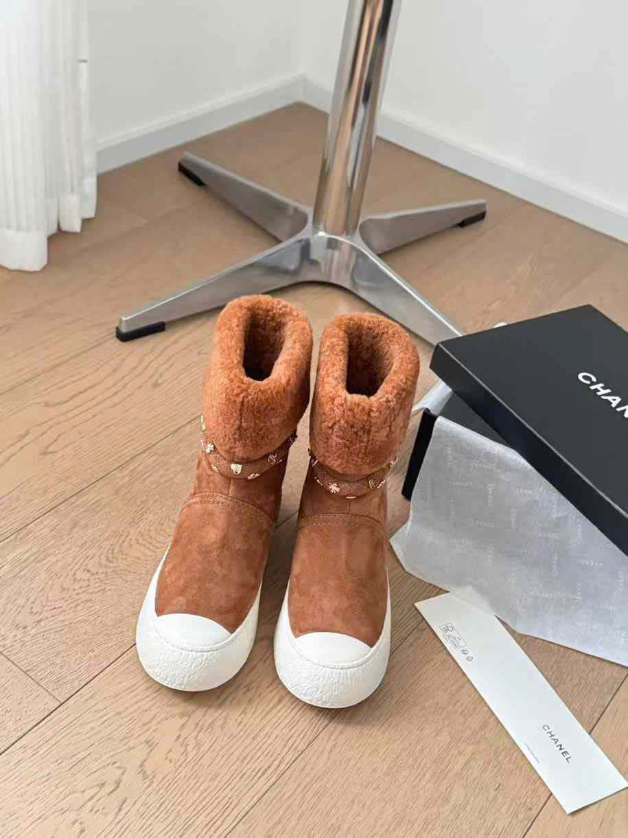 (1:1 replica) Chanel UGG Boots New Collections