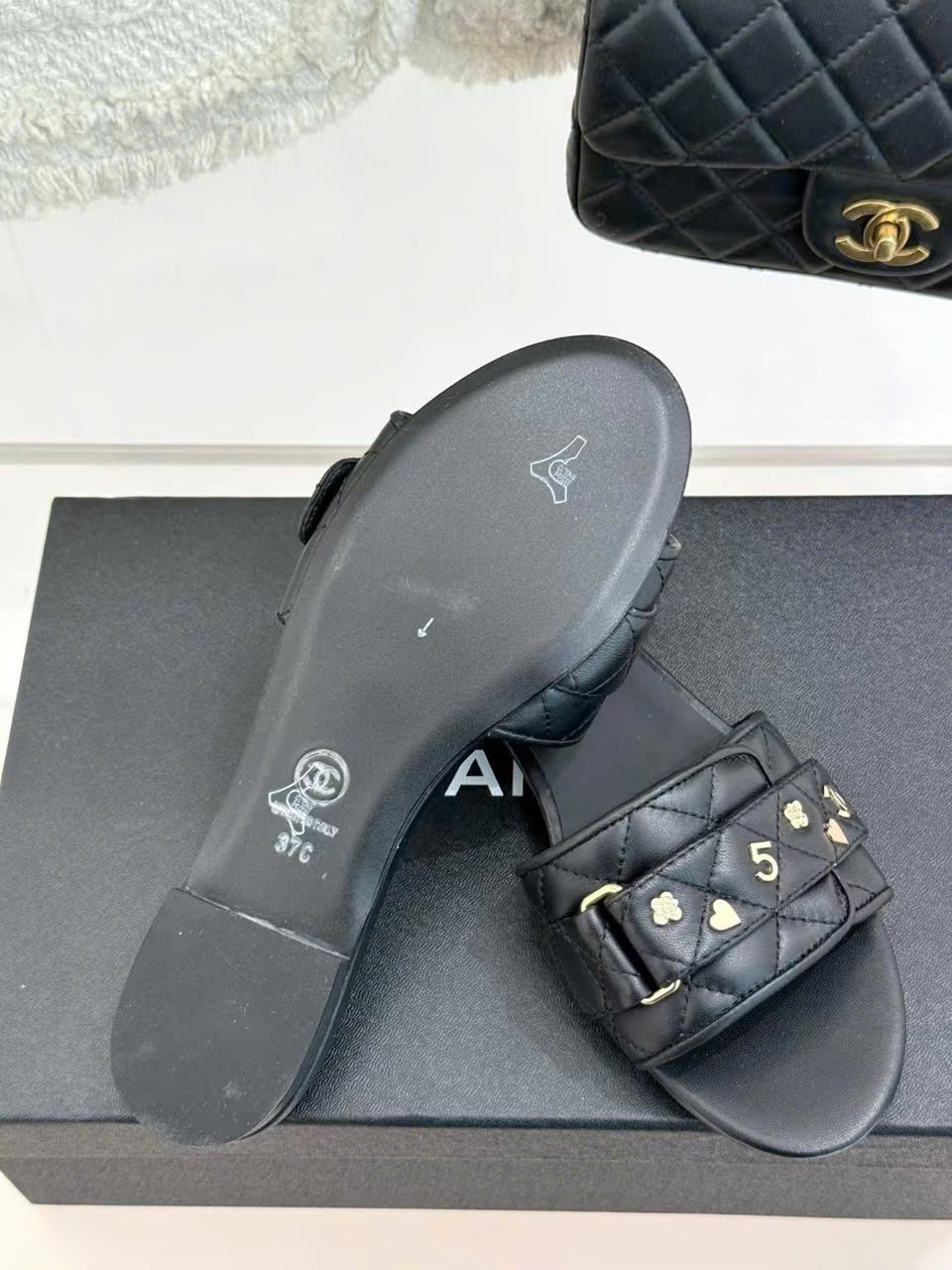 (1:1 replica) Chanel Leahter Women s Slides