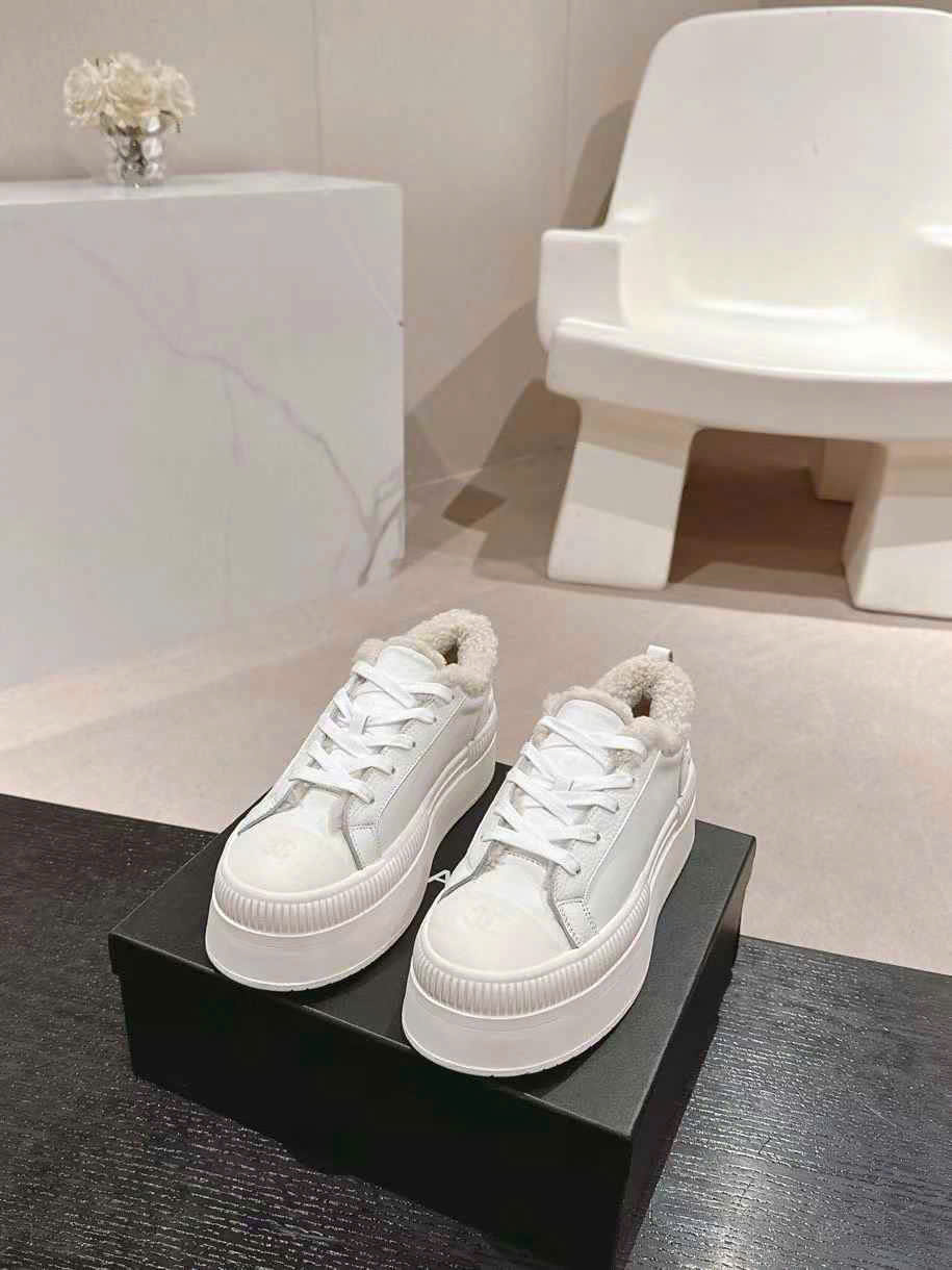 (1:1 replica) Chanel C Logo Sneakers Shoes