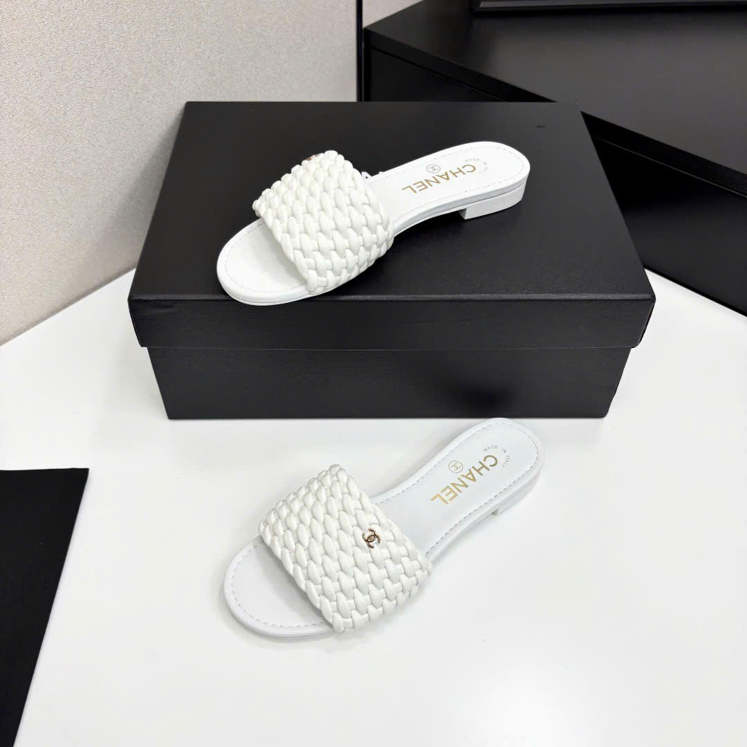 (1:1 replica) Chanel C Logo Women s Slide Sandals