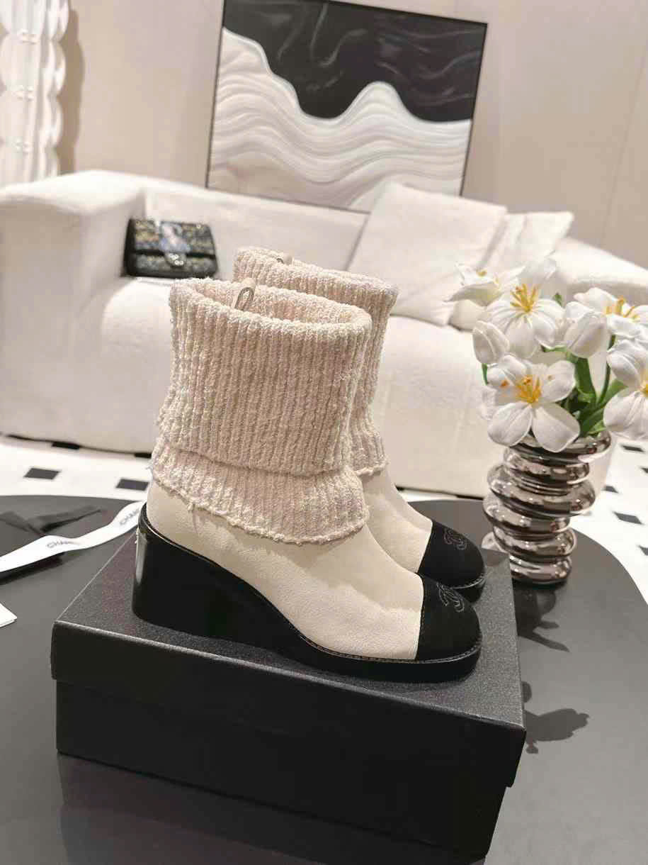 (1:1 replica) Chanel C Logo Ankle Boots