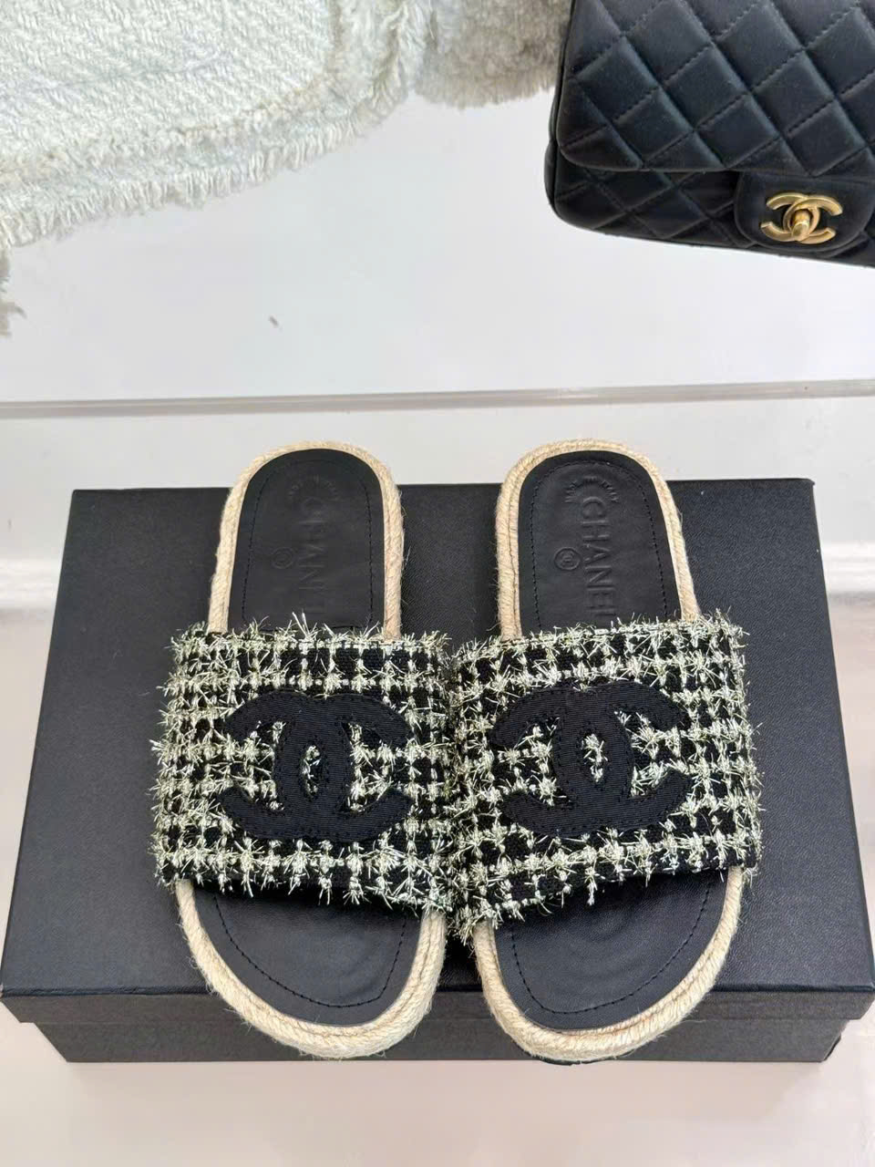(1:1 replica) Chanel C Logo Women s Slides