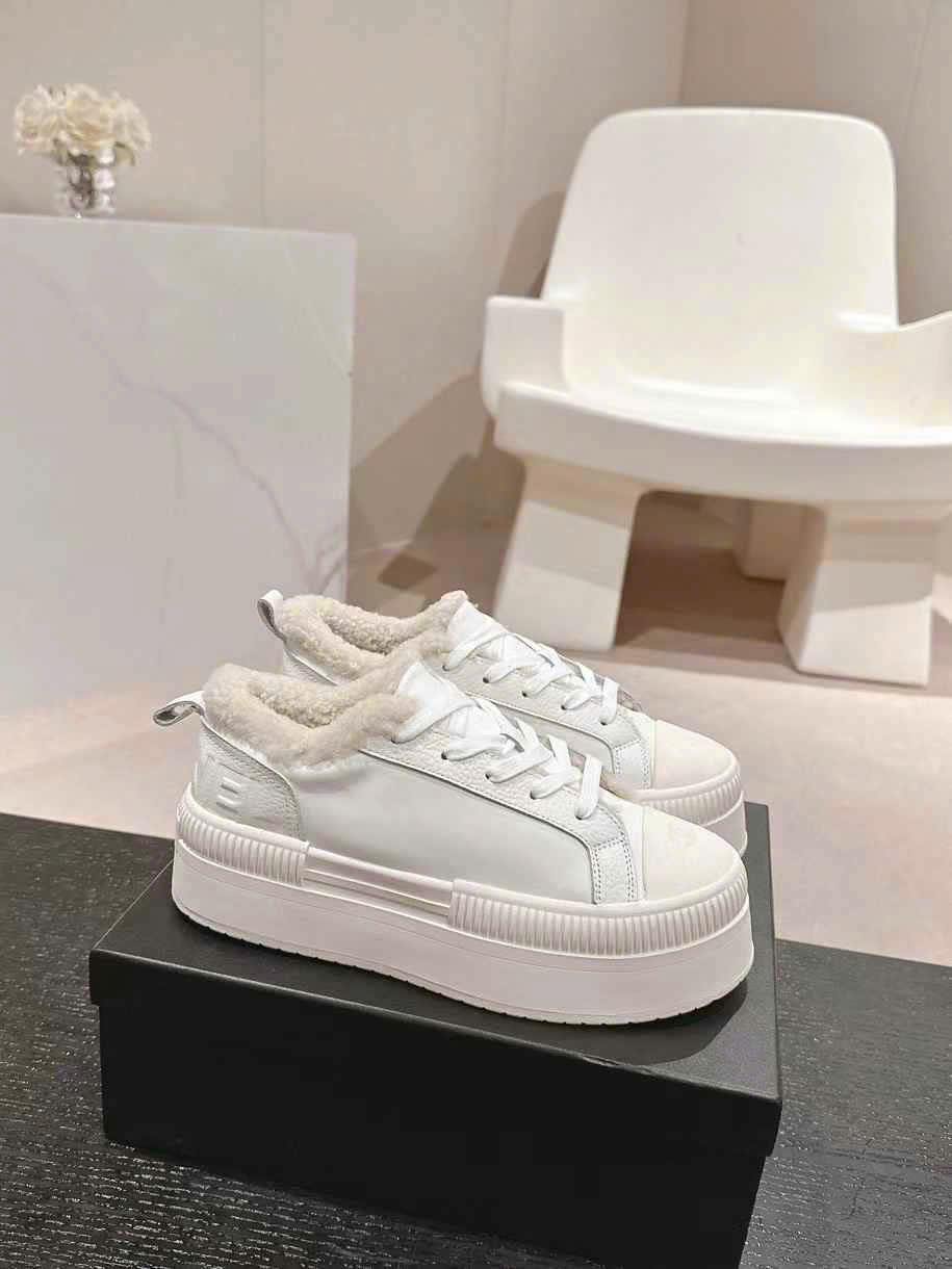 (1:1 replica) Chanel C Logo Sneakers Shoes