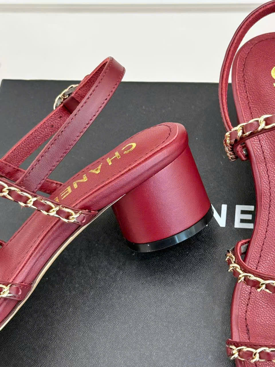 (1:1 replica) Chanel Leather Women s Sandals