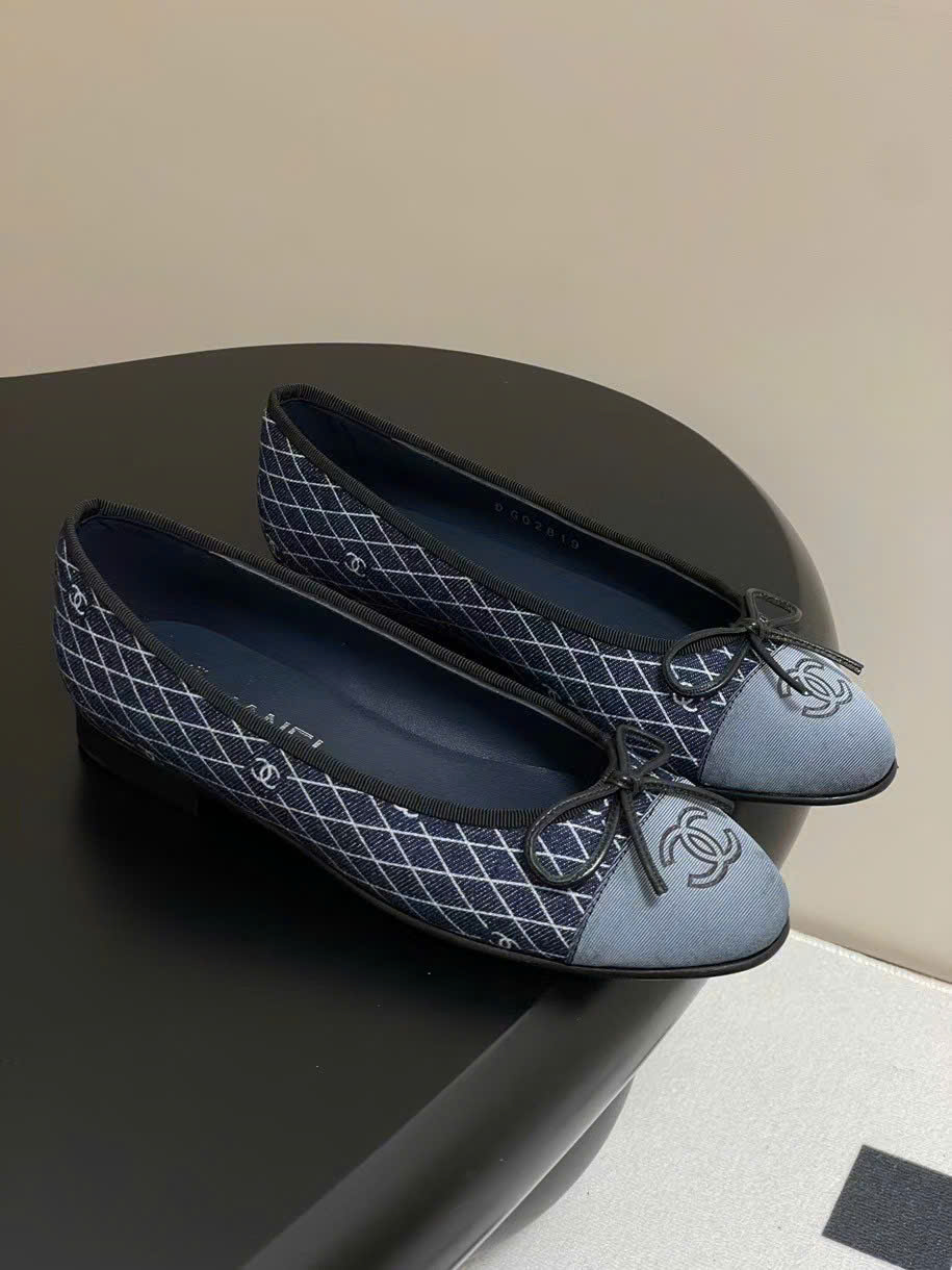 (1:1 replica) Chanel C Logo Vintages Shoes