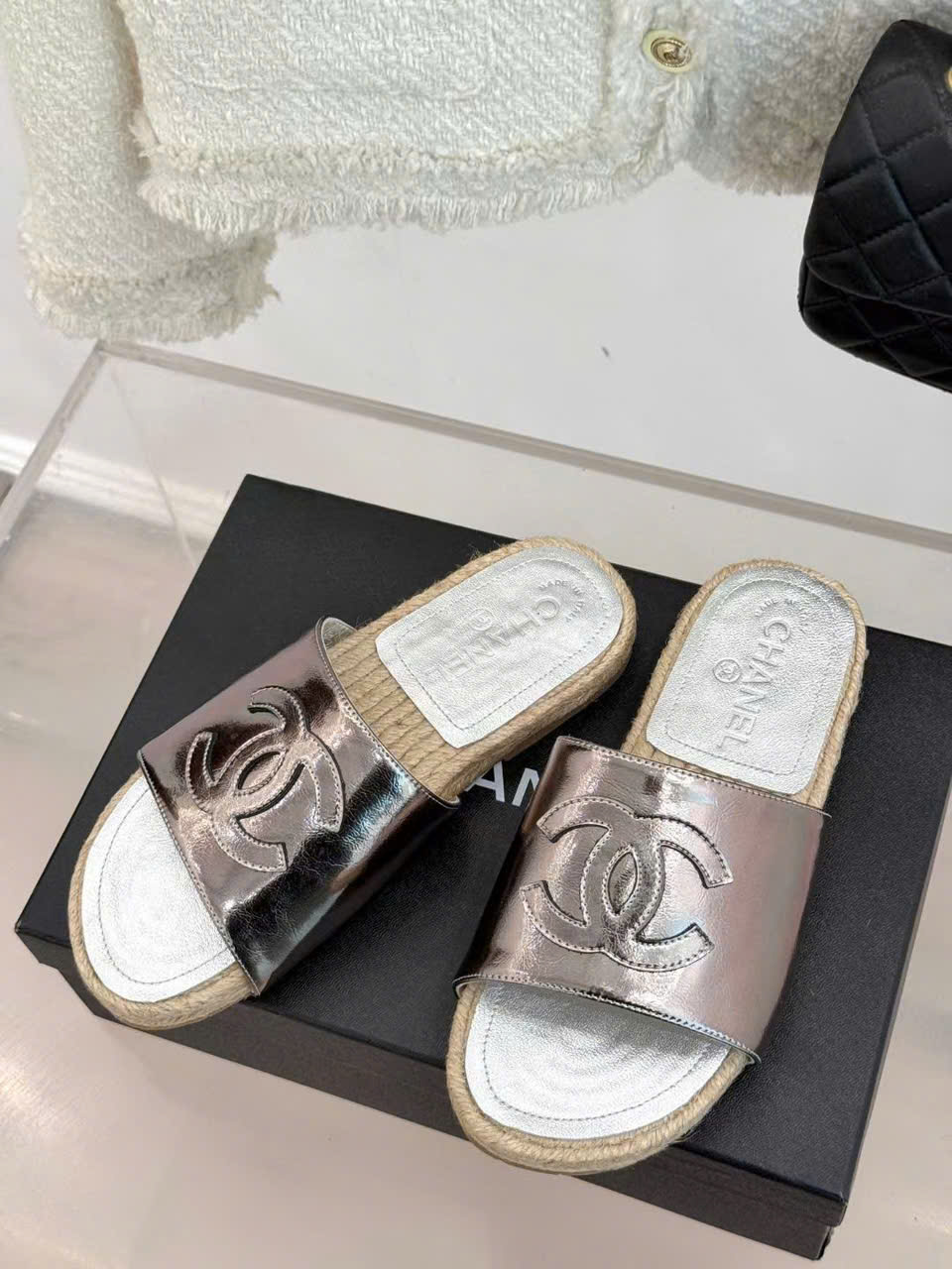(1:1 replica) Chanel C Logo Women s Slides