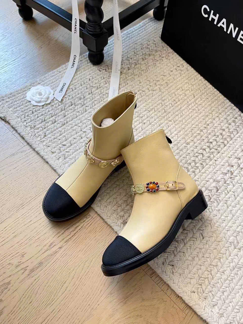 (1:1 replica) Chanel Leather Ankle Boots With Chains