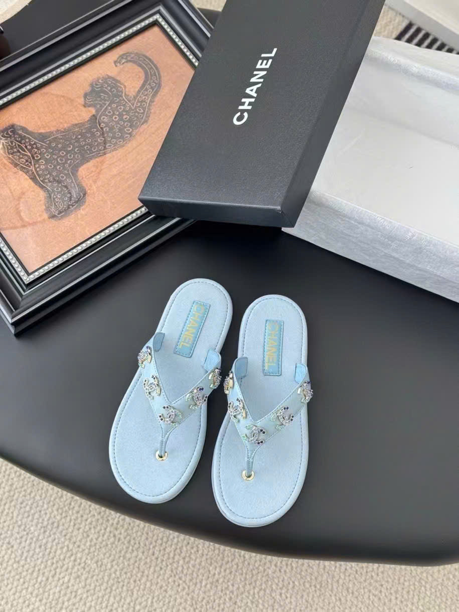 (1:1 replica) Chanel C-Logo Flip Flops Summer 2025