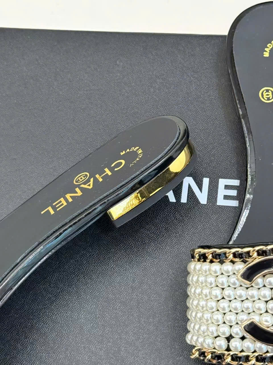 (1:1 replica) Chanel C Logo Women s Slides