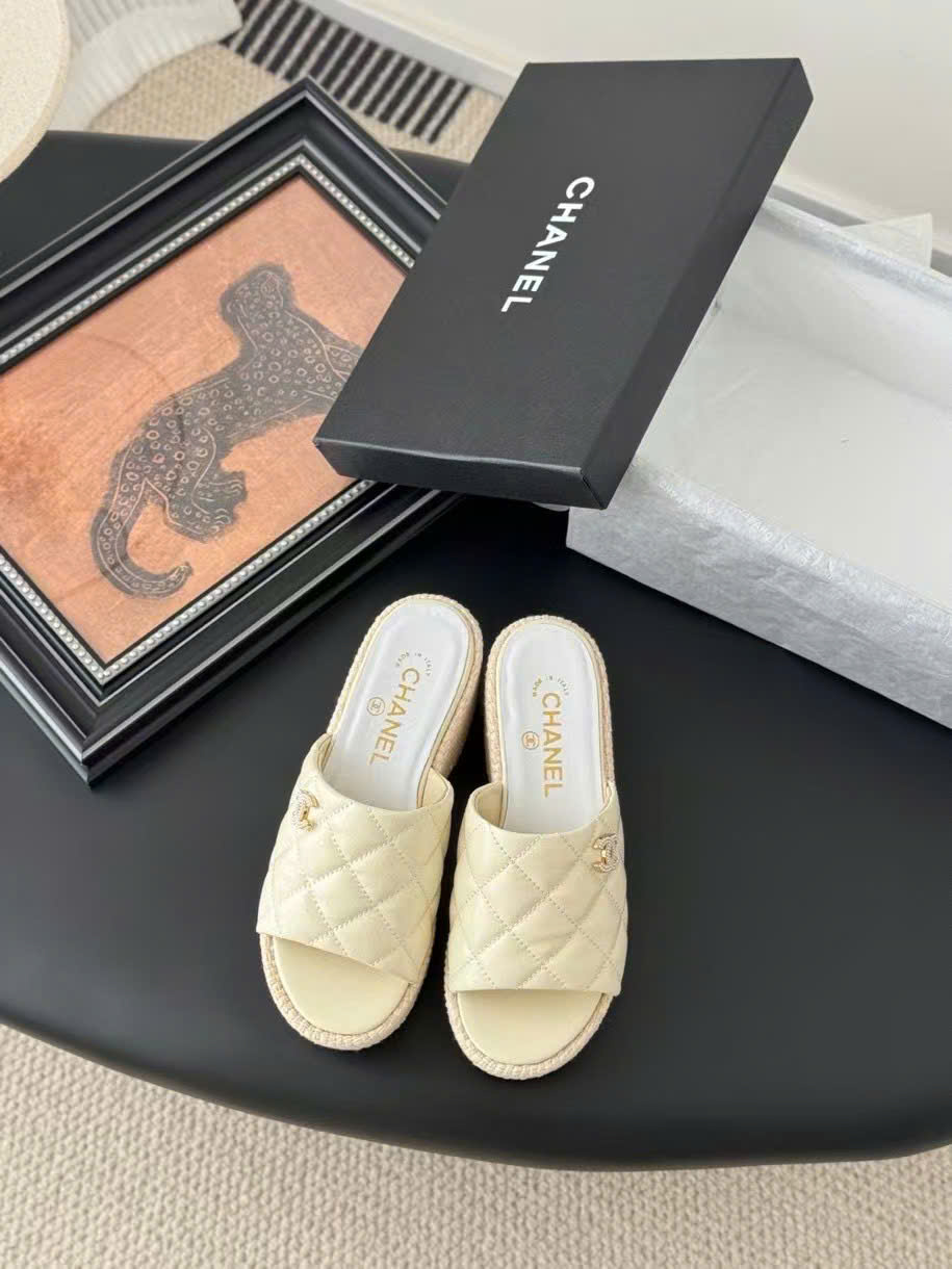 (1:1 replica) Chanel C Logo Wedges Sandals