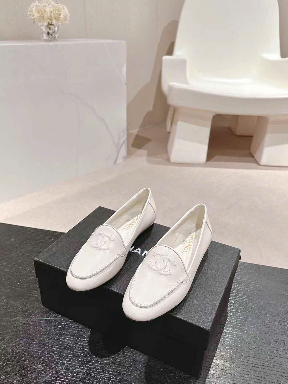 (1:1 replica) Chanel C Logo Moka Shoes