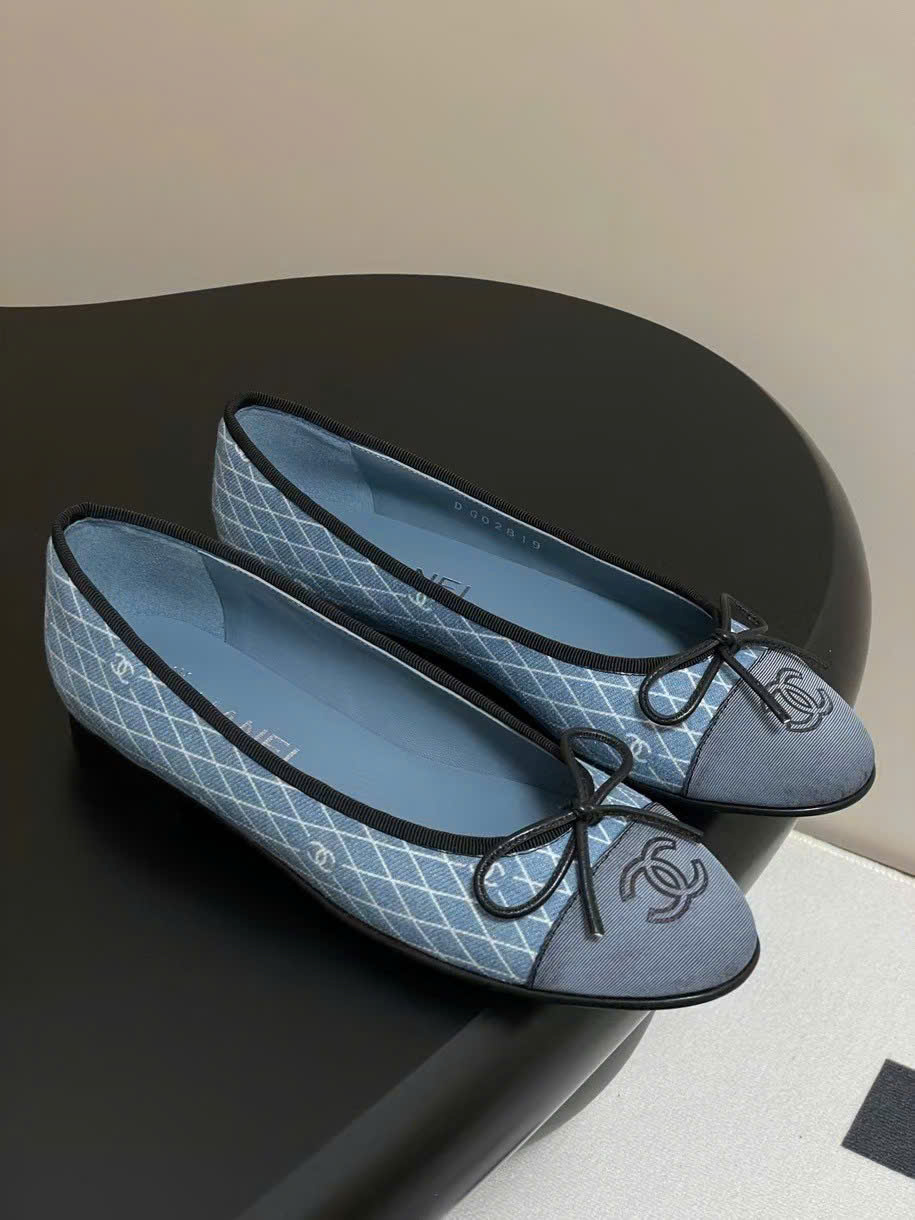 (1:1 replica) Chanel C Logo Vintages Shoes