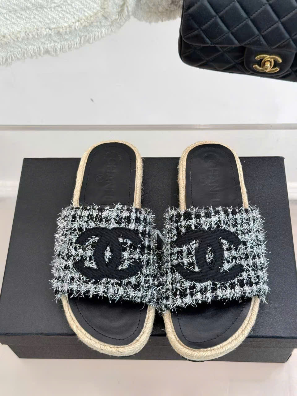 (1:1 replica) Chanel C Logo Women s Slides