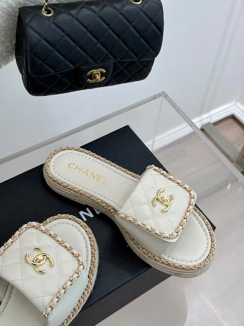 (1:1 replica) Chanel C Logo Women s Slides New Arrival