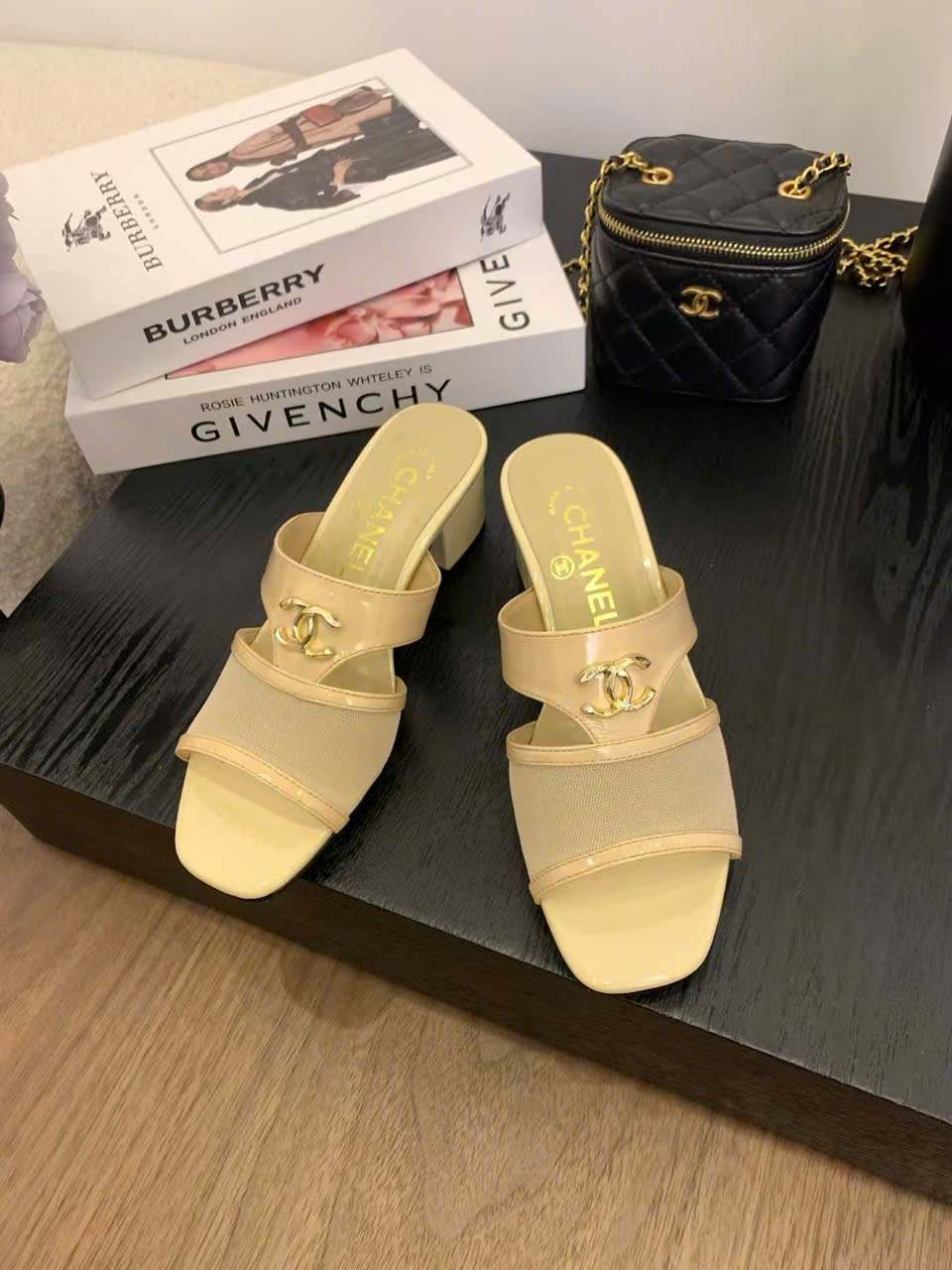 (1:1 replica) Chanel CLogo Women s Sandals New Arrivals