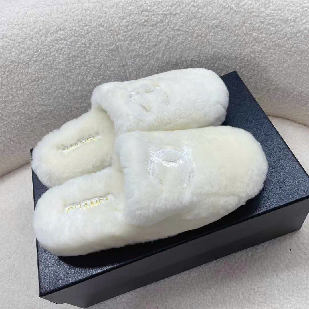 (1:1 replica) Chanel TPU Slippers