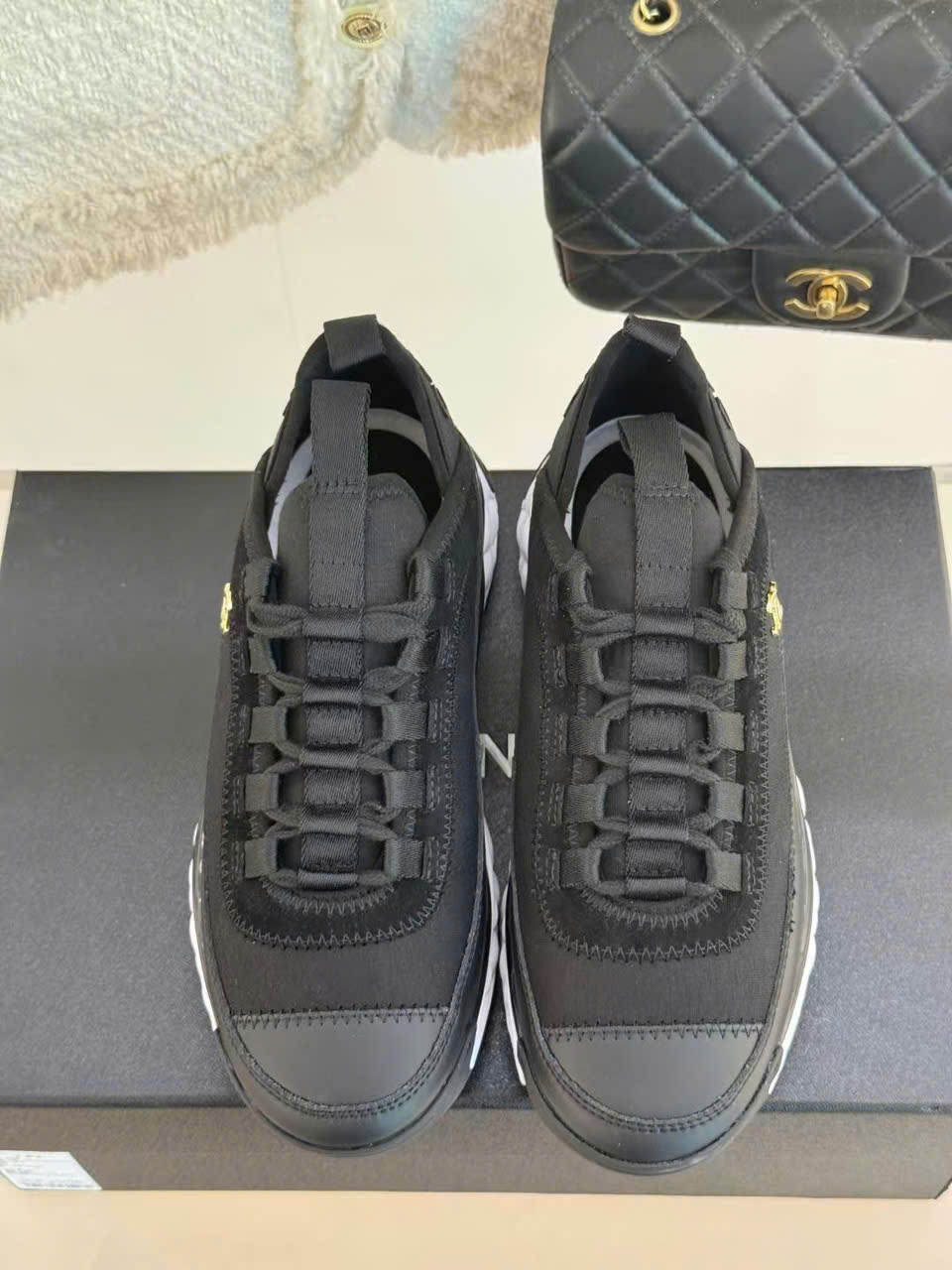 (1:1 replica) Chanel Sneaker C Logo Unisex Shoes