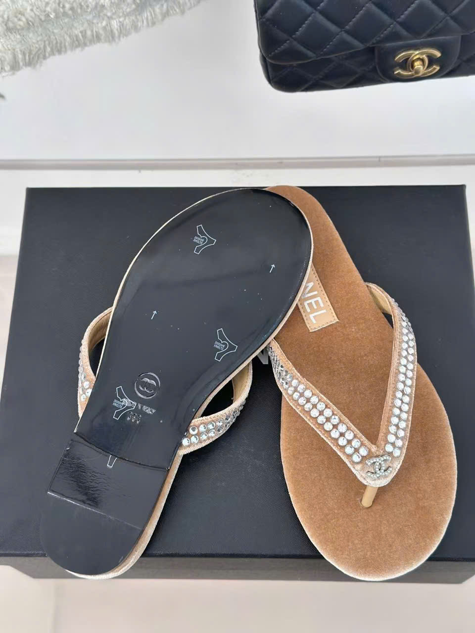(1:1 replica) Chanel Women s Flip Flops Thongs