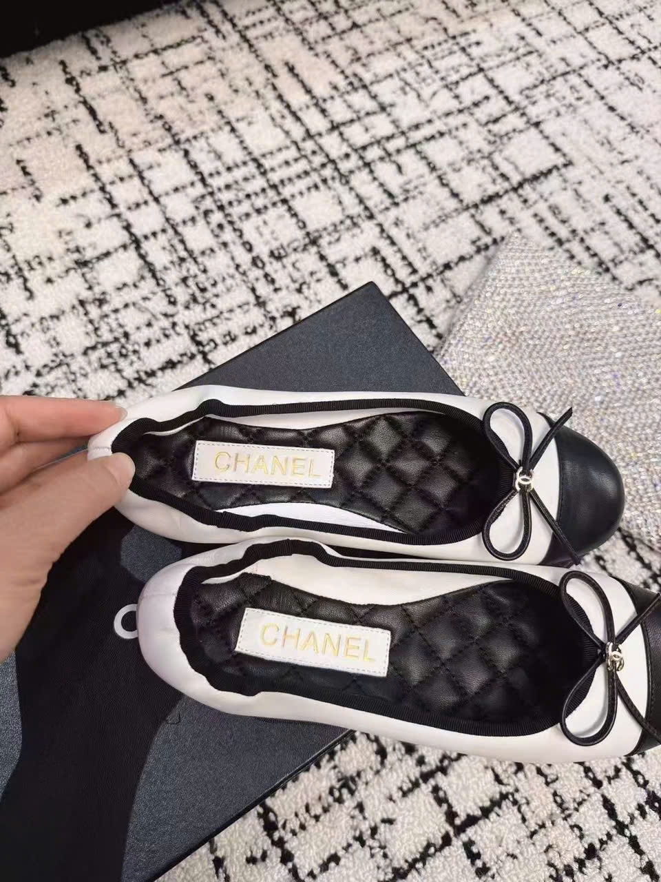 (1:1 replica) Chanel C Logo Vintages Flats Shoes