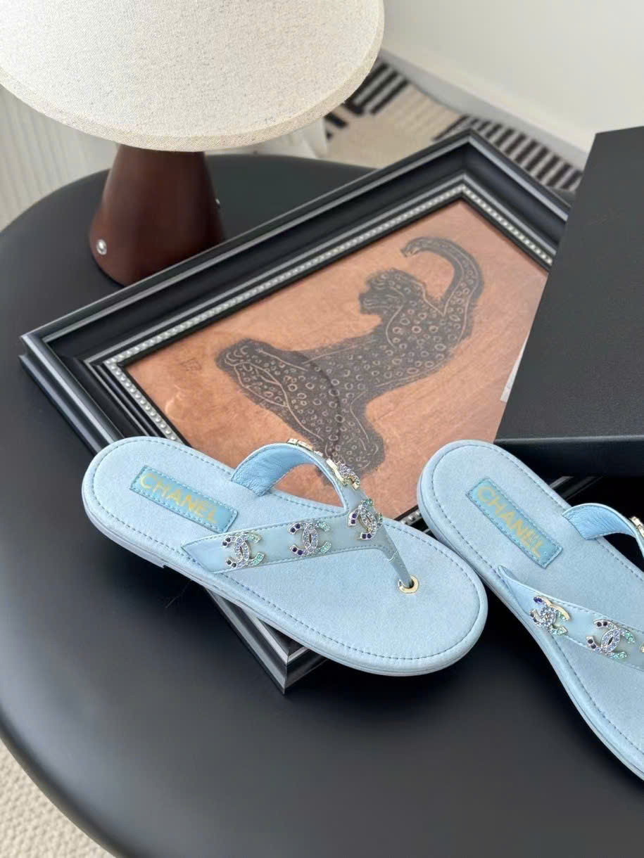 (1:1 replica) Chanel C-Logo Flip Flops Summer 2025
