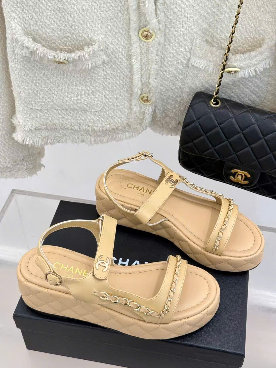 (1:1 replica) Chanel C Logo Vintages Sandals