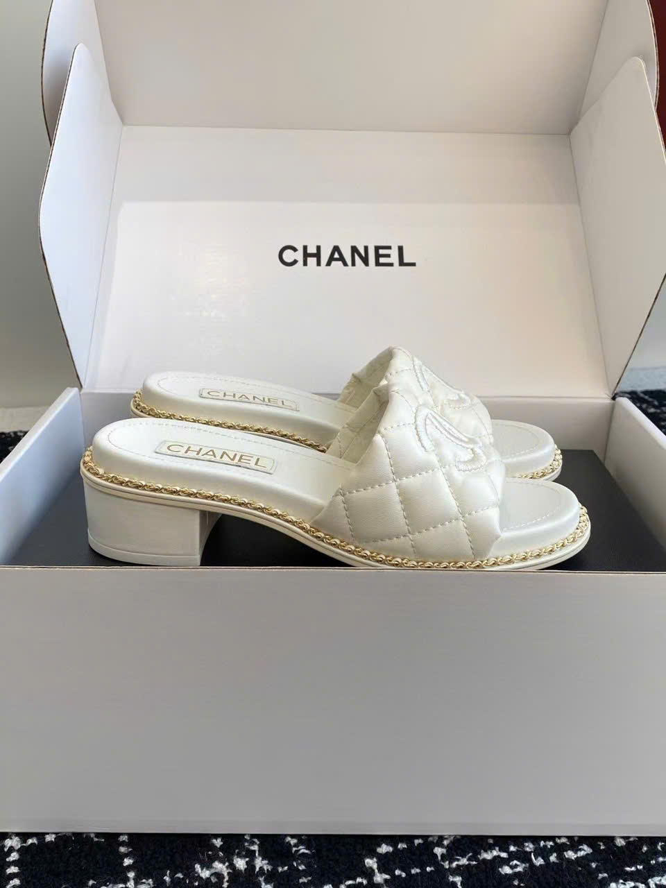 (1:1 replica) Chanel C Logo Women s Sandals Summer 2025