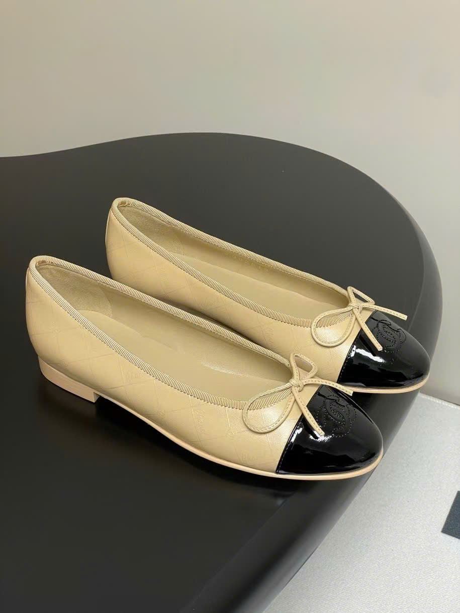 (1:1 replica) Chanel C Logo Vintages Shoes