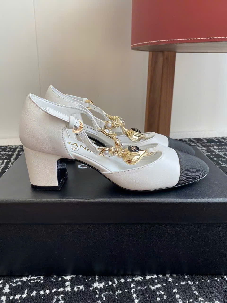 (1:1 replica) Chanel C Logo Vintages Shoes New Arrivals