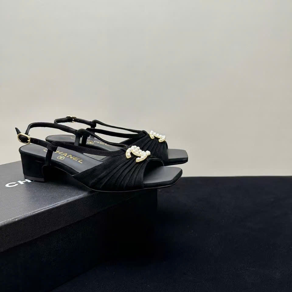 (1:1 replica) Chanel CLogo Women s Sandals New Arrivals