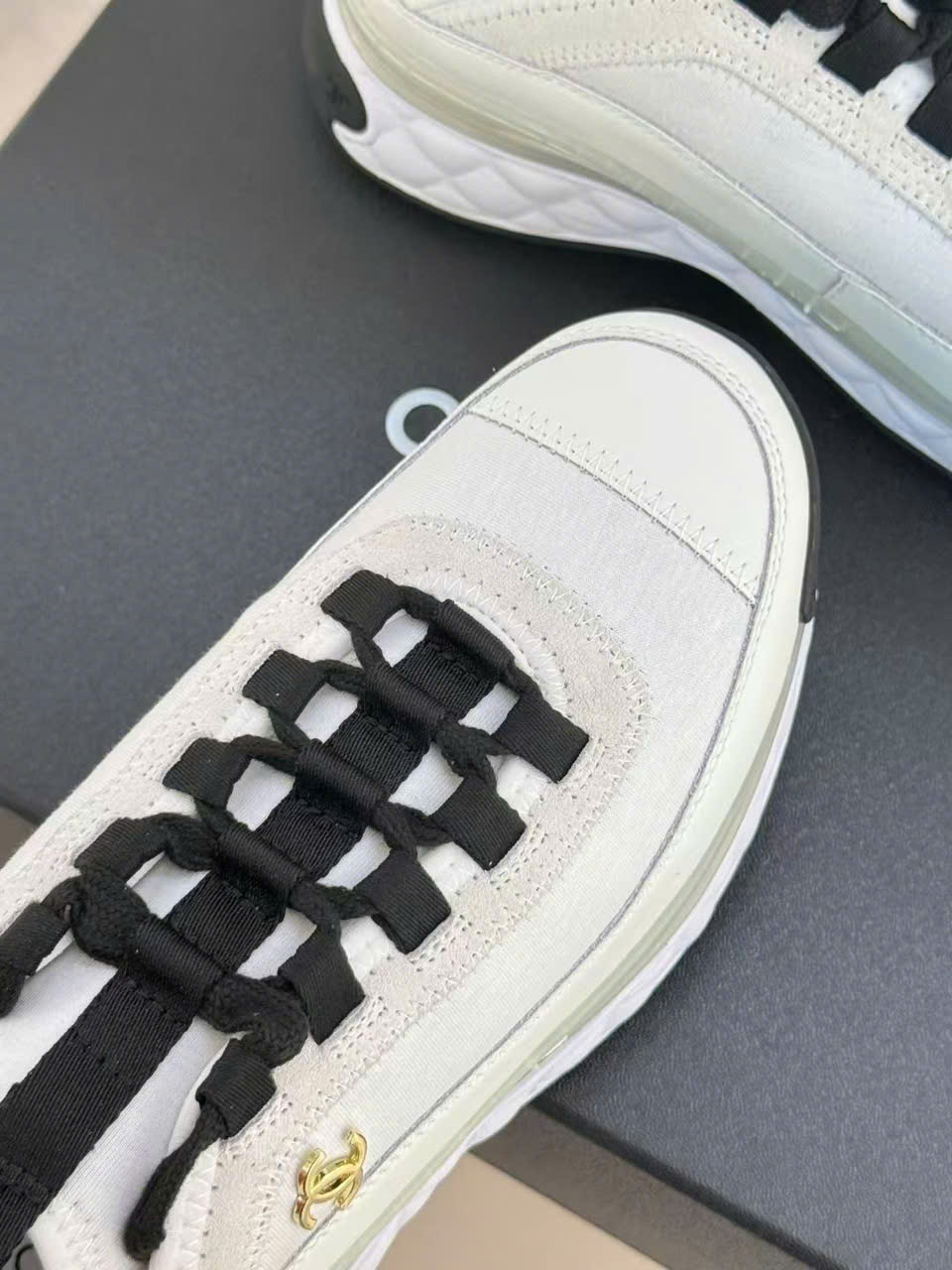 (1:1 replica) Chanel Sneaker C Logo Unisex Shoes