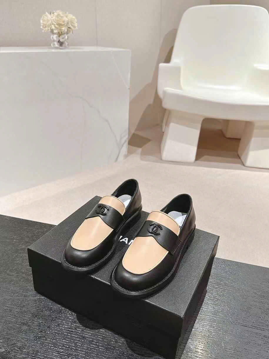 (1:1 replica) Chanel C Logo Loafers Shoes