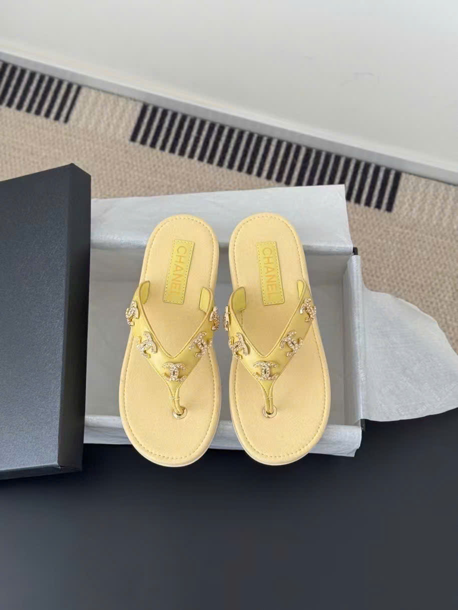 (1:1 replica) Chanel C-Logo Flip Flops Summer 2025
