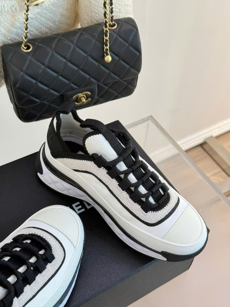 (1:1 replica) Chanel Sneaker C Logo Unisex Shoes